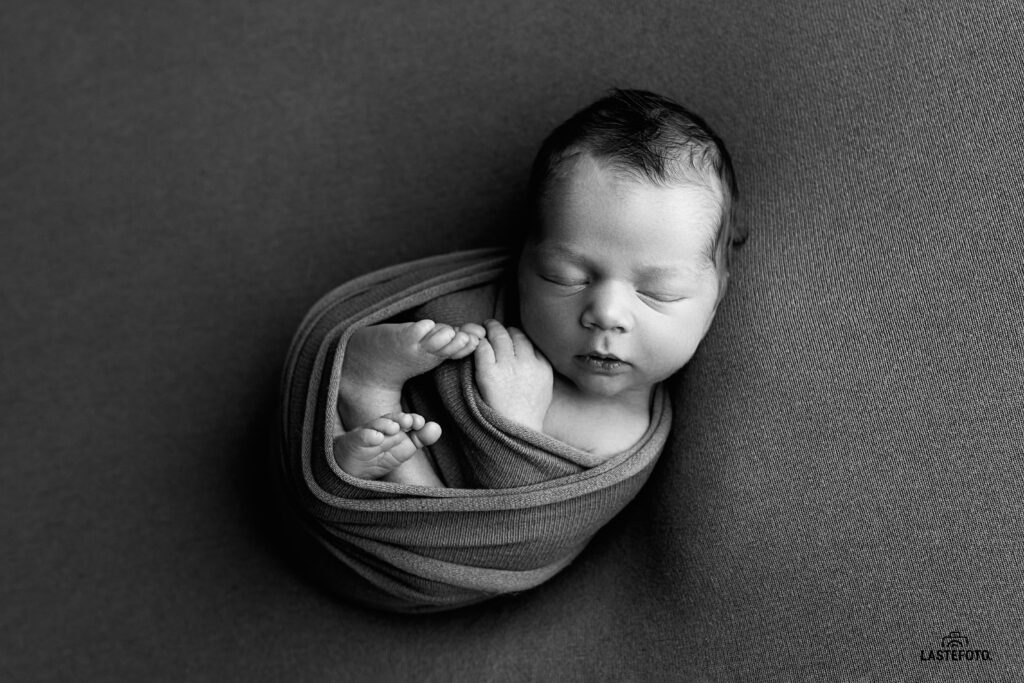 How Does a Newborn Photographer Work How Does a Newborn Photographer Work 3 important things to consider 5