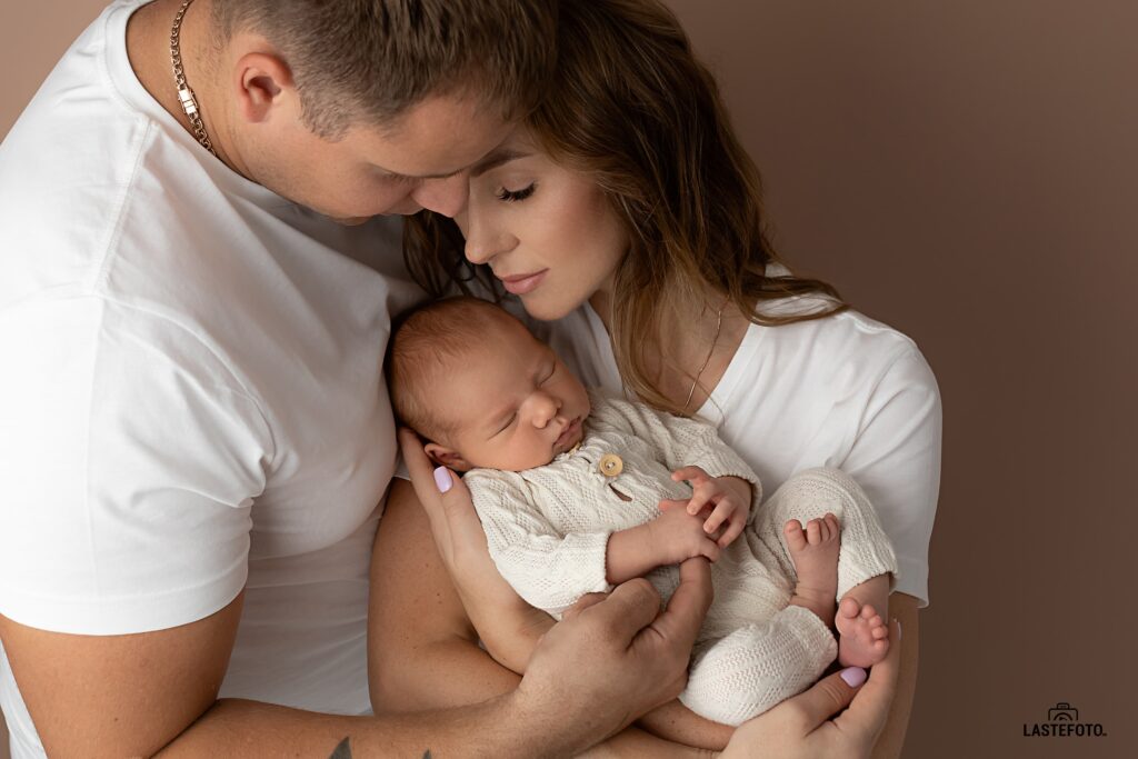 newborn photo shoot 10 tips for preparing 12